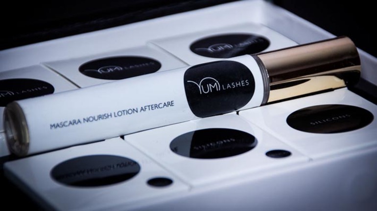 Состав производства «Yumi Lashes».