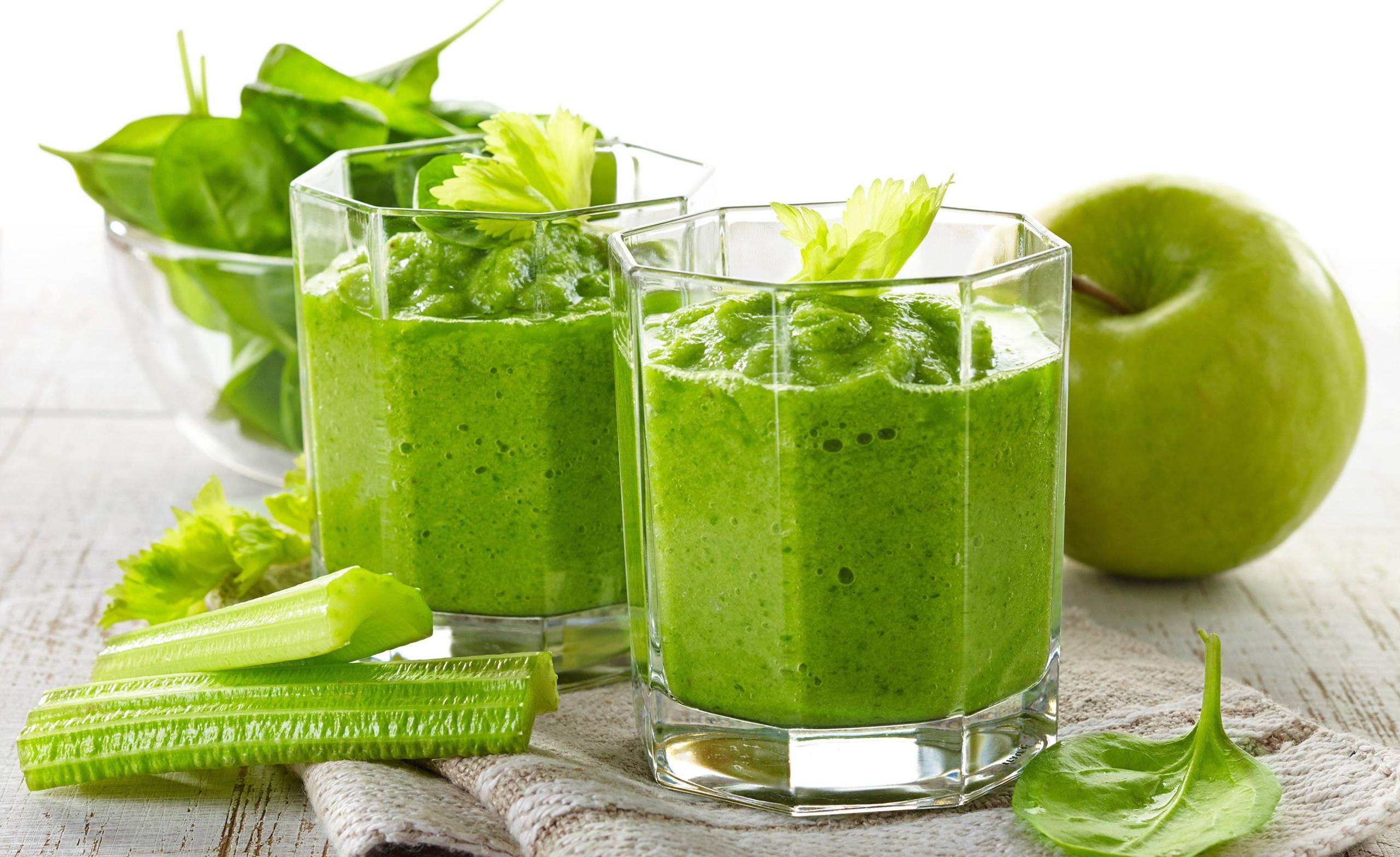 Коктейль с сельдереем