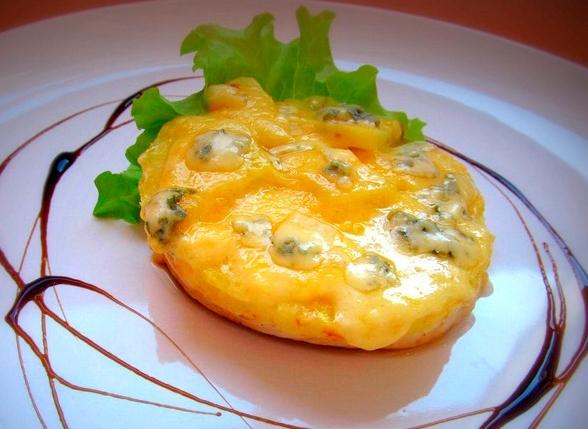 Ананас с курицей и творогом