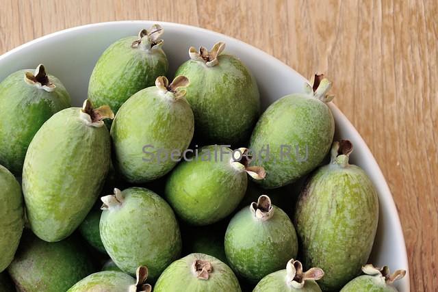 Фейхоа в миске