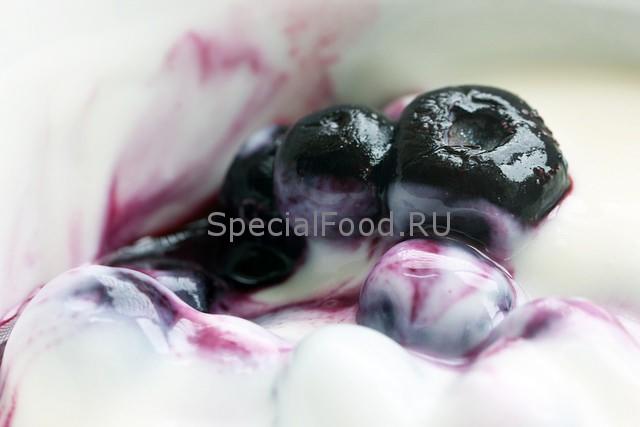 Голубика в йогурте