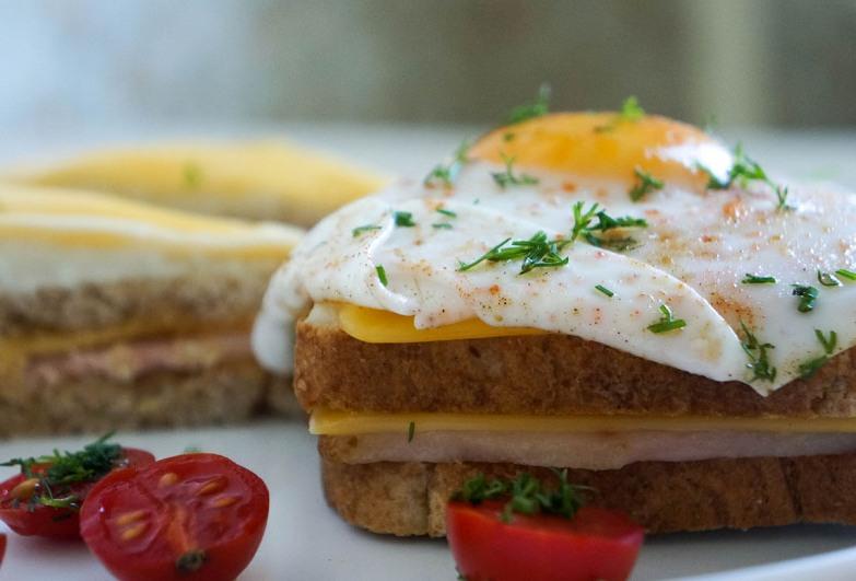 Горячий бутерброд "Крок-месье"