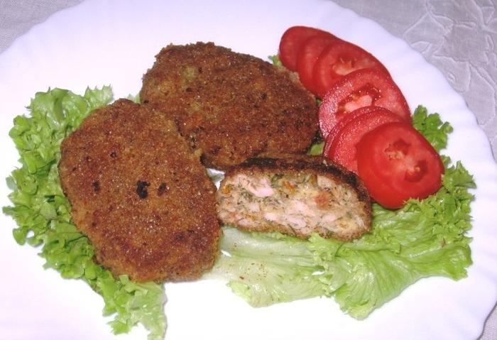 Котлета и помидор