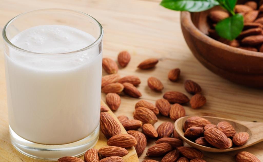 Миндальное молоко
