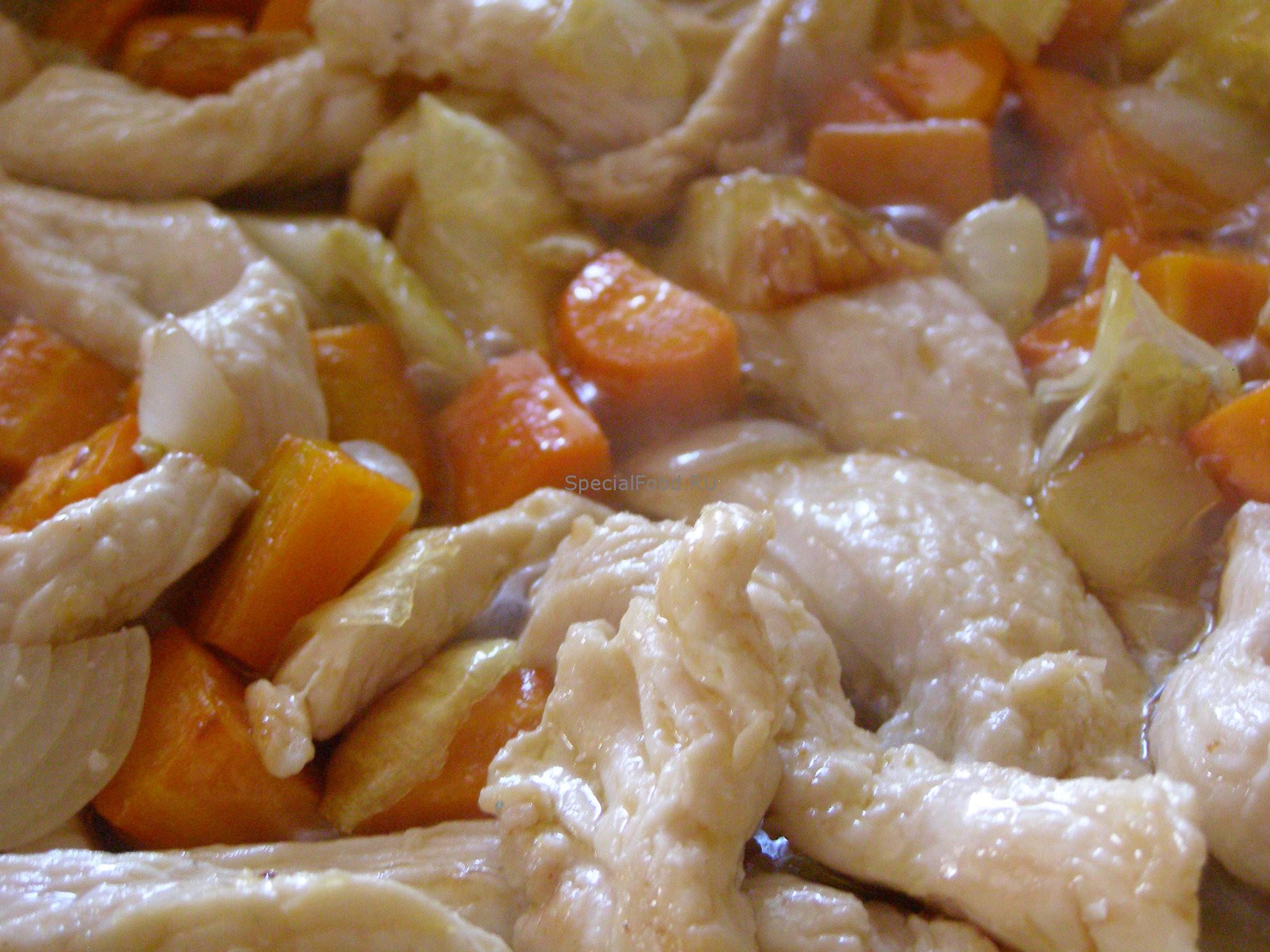 Мясо с луком и морковью