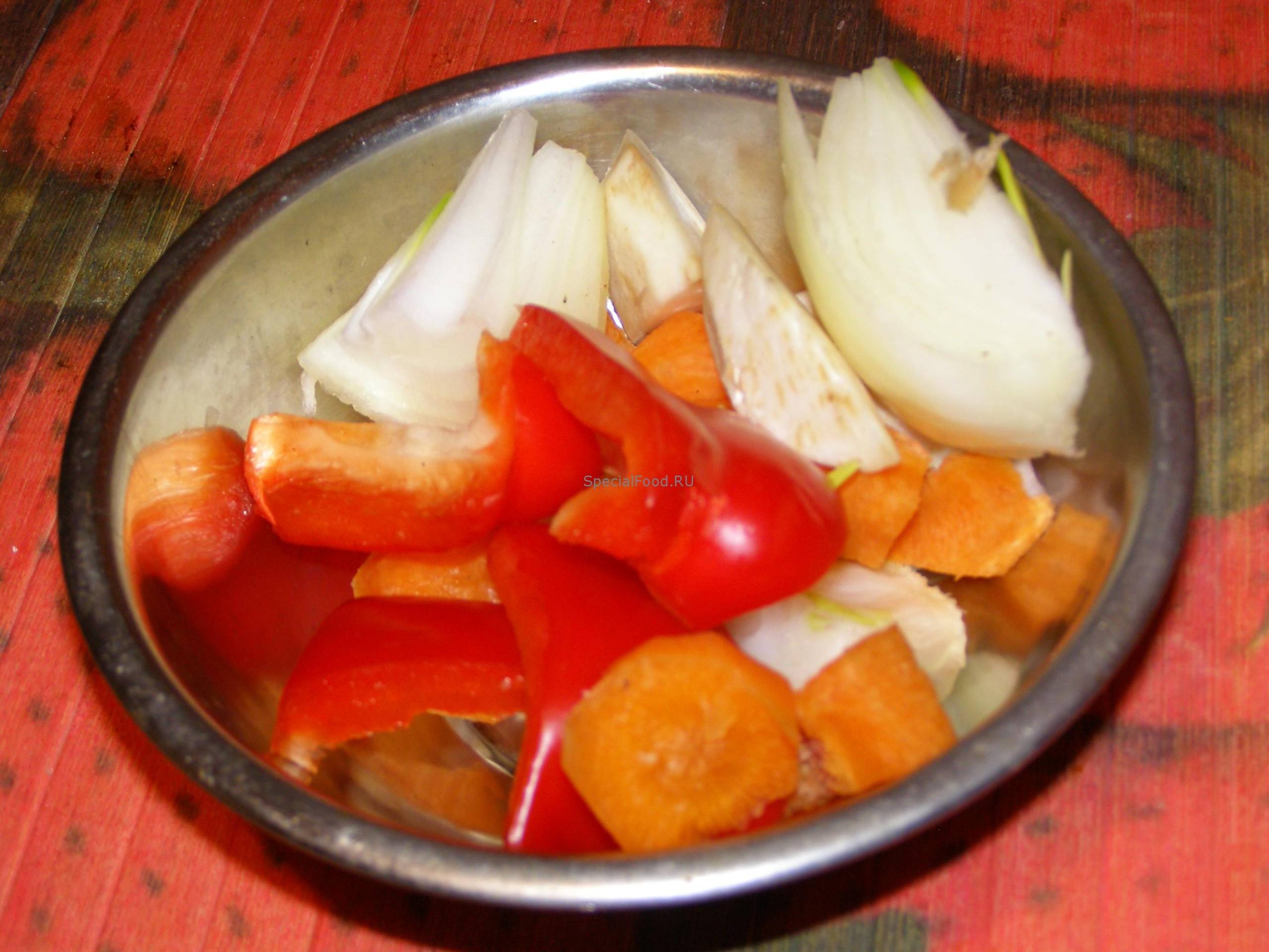 Овощи в миске