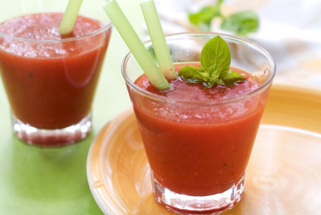 Овощной смузи с томатом и соевым соусом