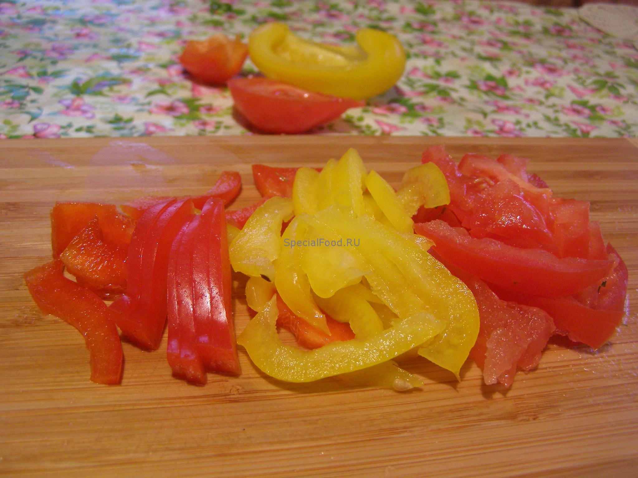 Перец сладкий и помидор