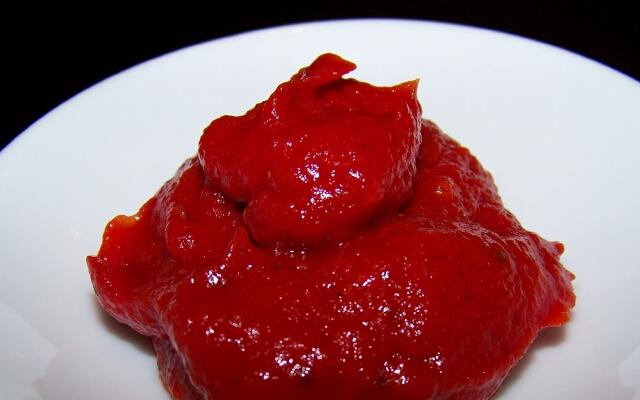 Помидоры, томатная паста, кетчуп в диете - вред и польза