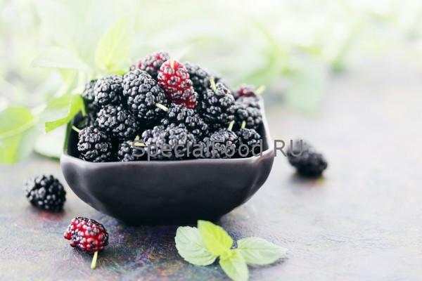 Шелковица в тарелке