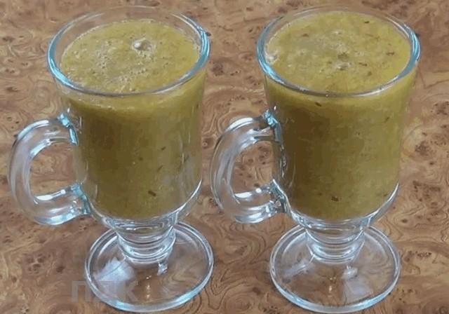 Смузи с вареной брокколи, морковью и апельсином