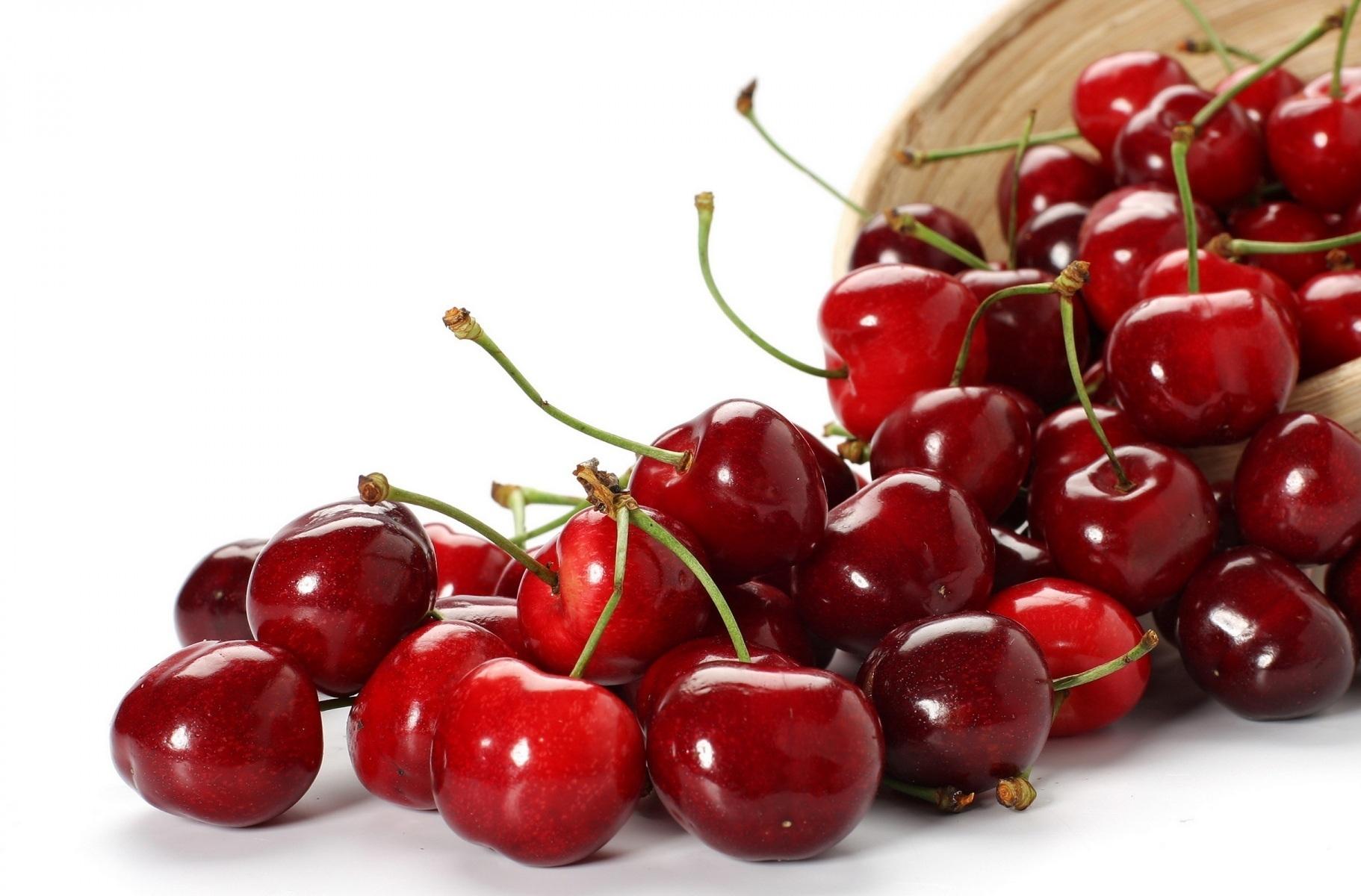 Свежая вишня