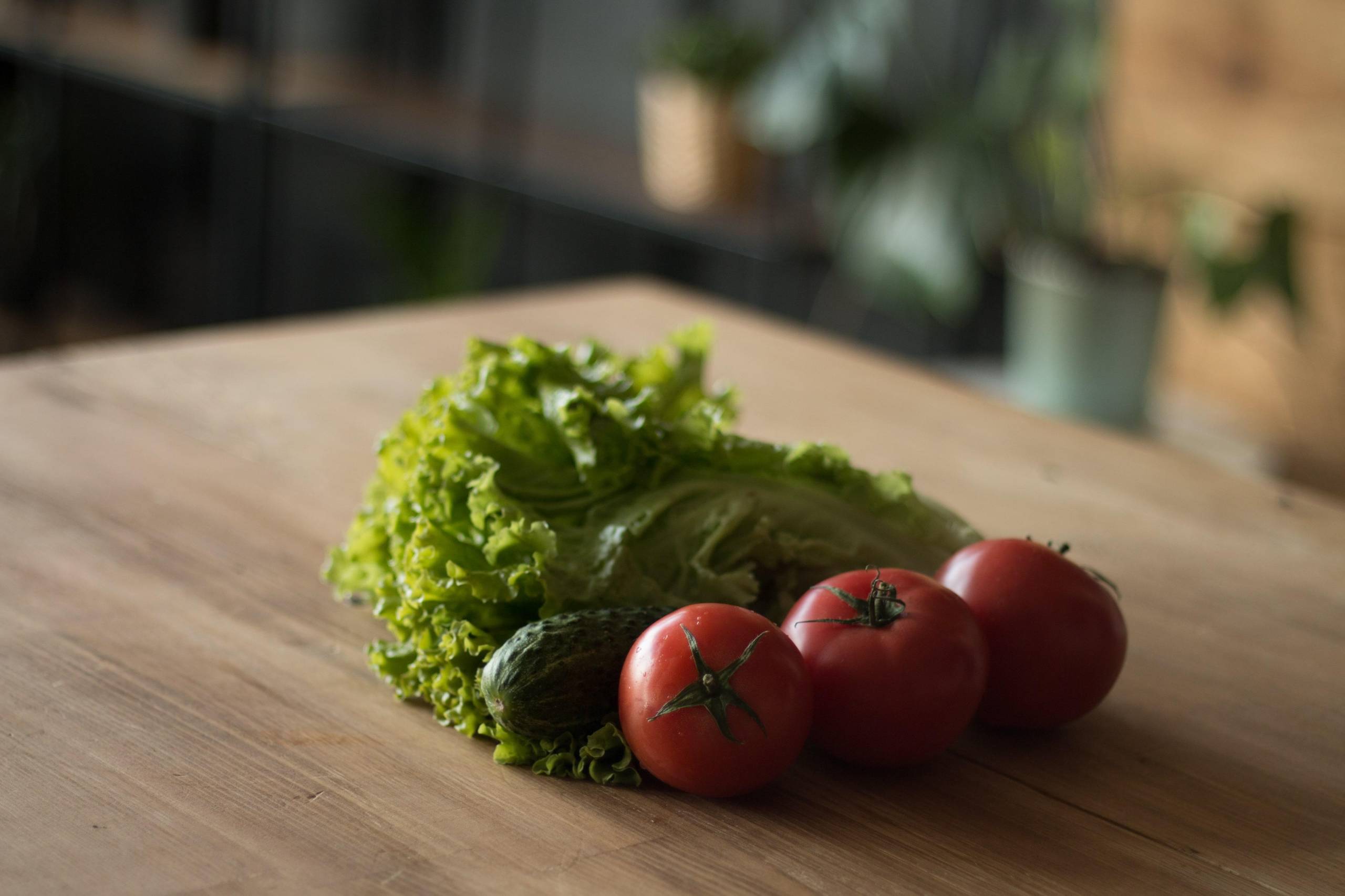 томат и зелень