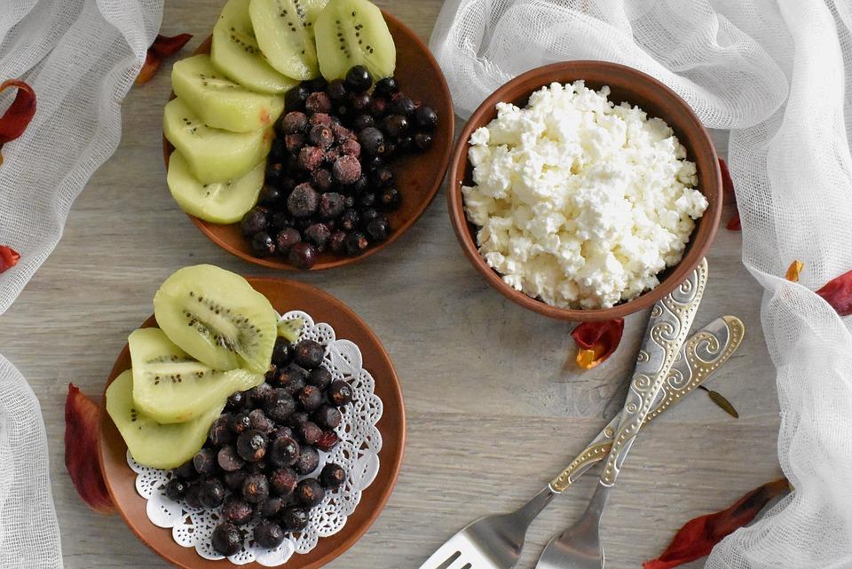 творог и ягоды