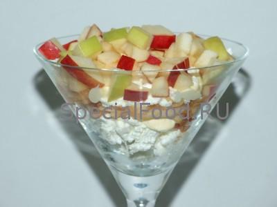 Творог с яблоком