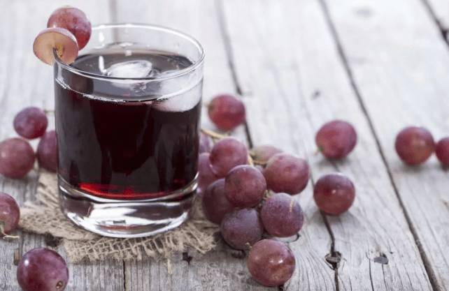 Виноград и сок
