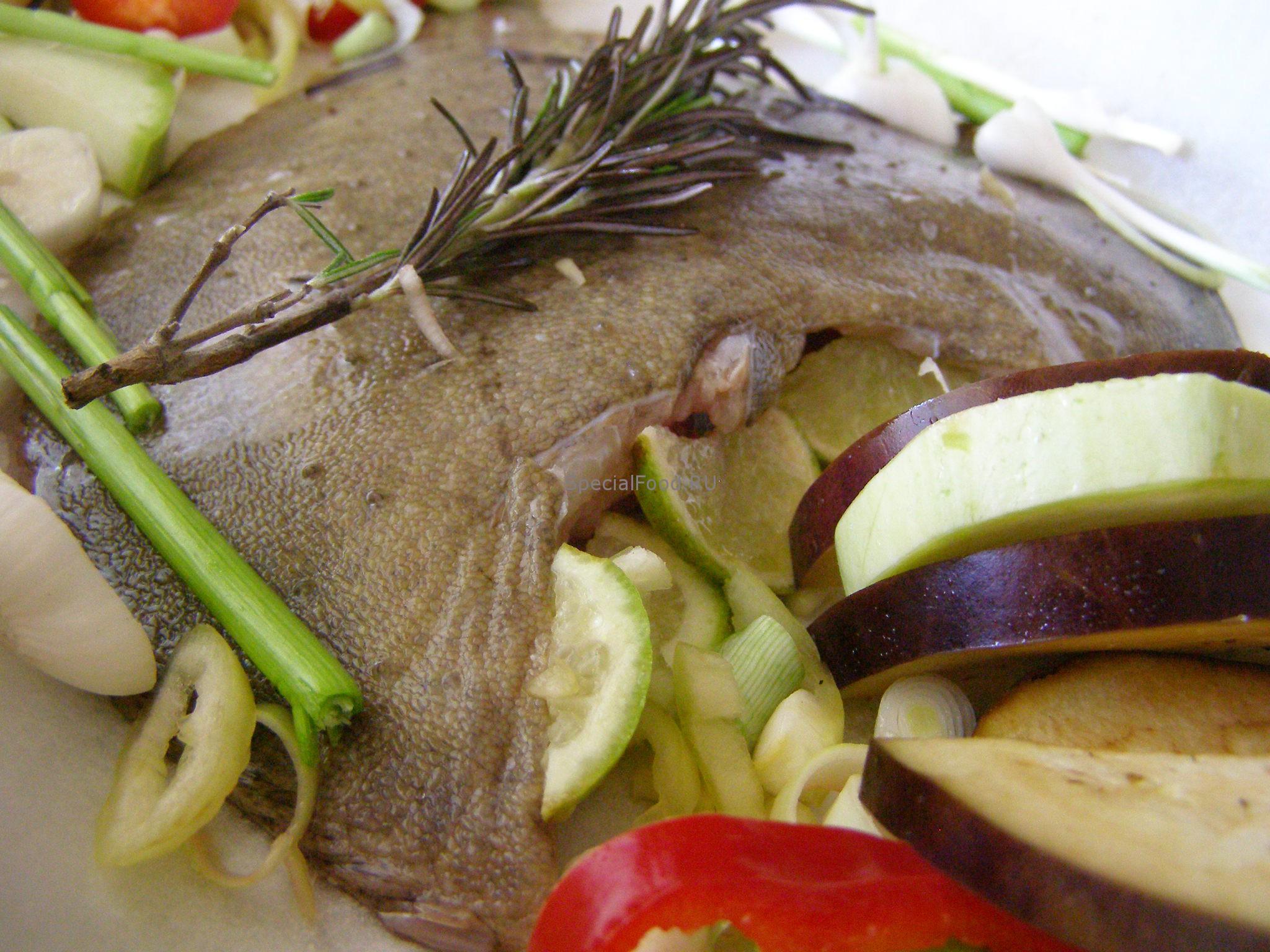 Выложим овощи на рыбину