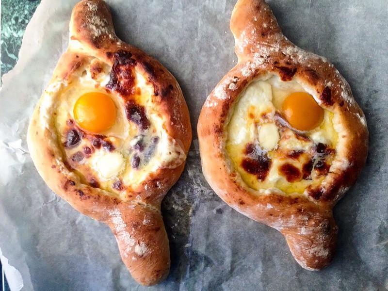 хачапури по-аджарски